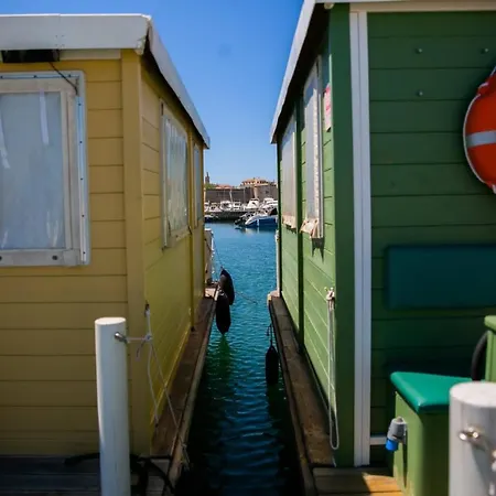 Botel Sardinia Houseboat Ad